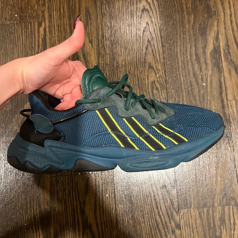 Adidas Pusha T x Ozweego “King Push”